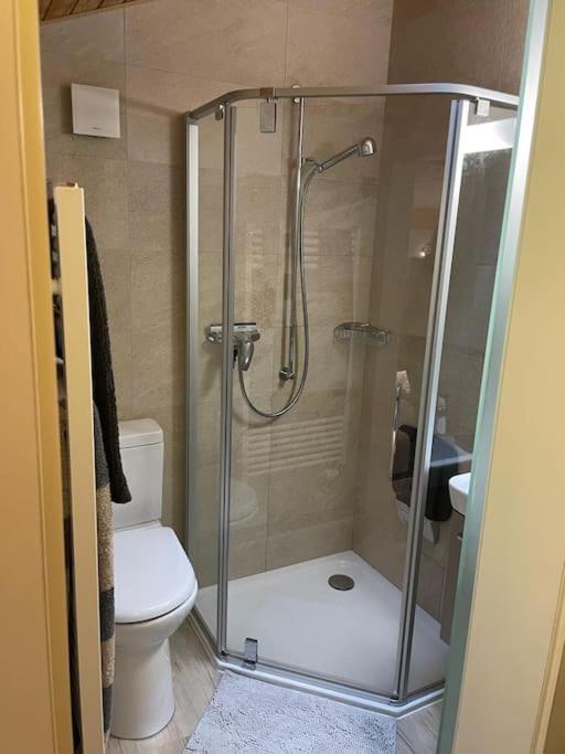Apartment Dans Un Avec Jardin Privatif *